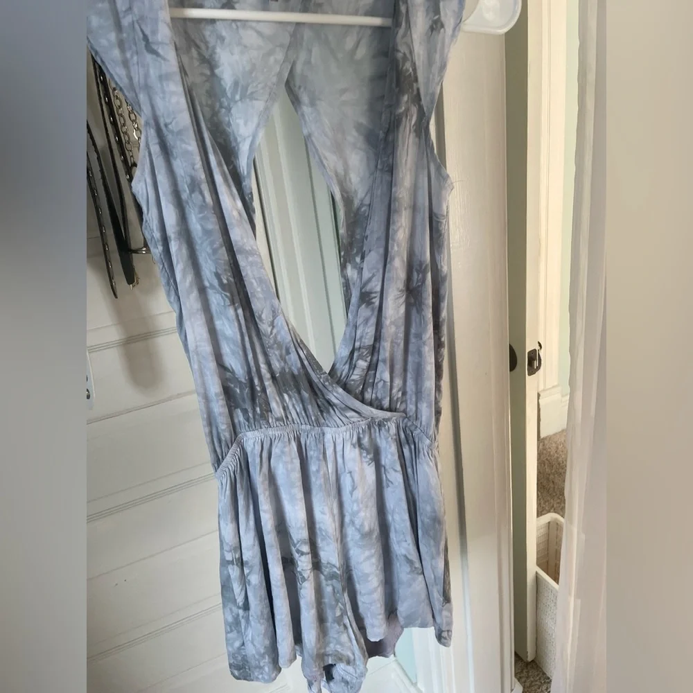 Low back and chest tie die romper - Picture 1 of 1